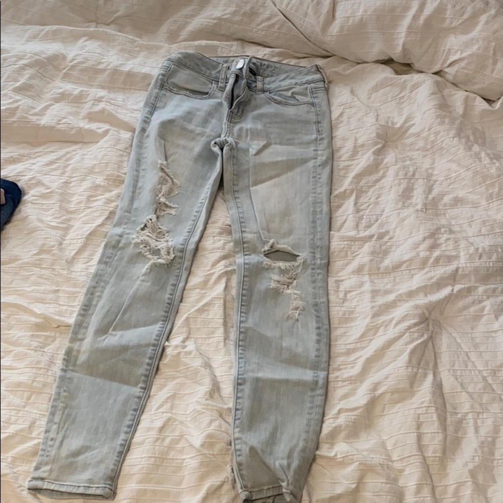 American Eagle Light Wash Jeans